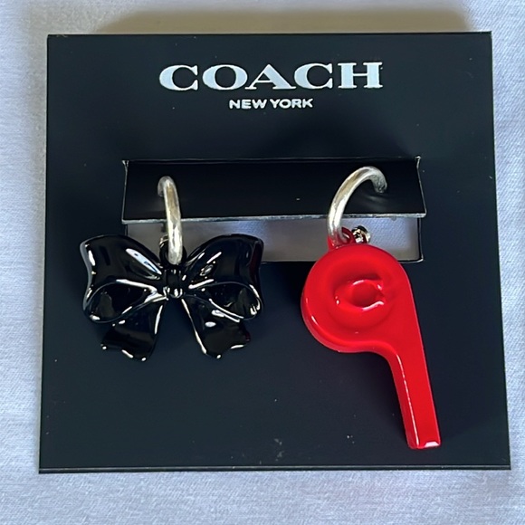 Coach Bow and Whistle Enameled Mismatched Earrings NWT - Picture 3 of 6
